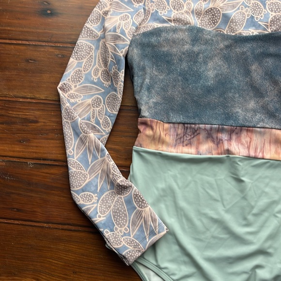 Seea Hermosa long sleeve multi-print surf beach one piece swimsuit - Picture 3 of 6